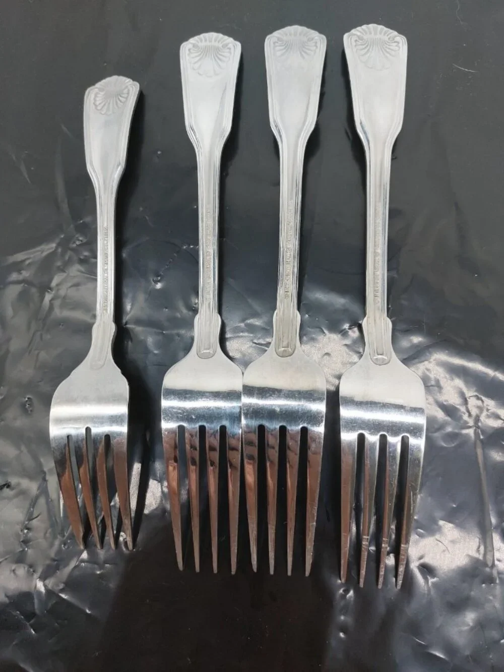 International dinner forks